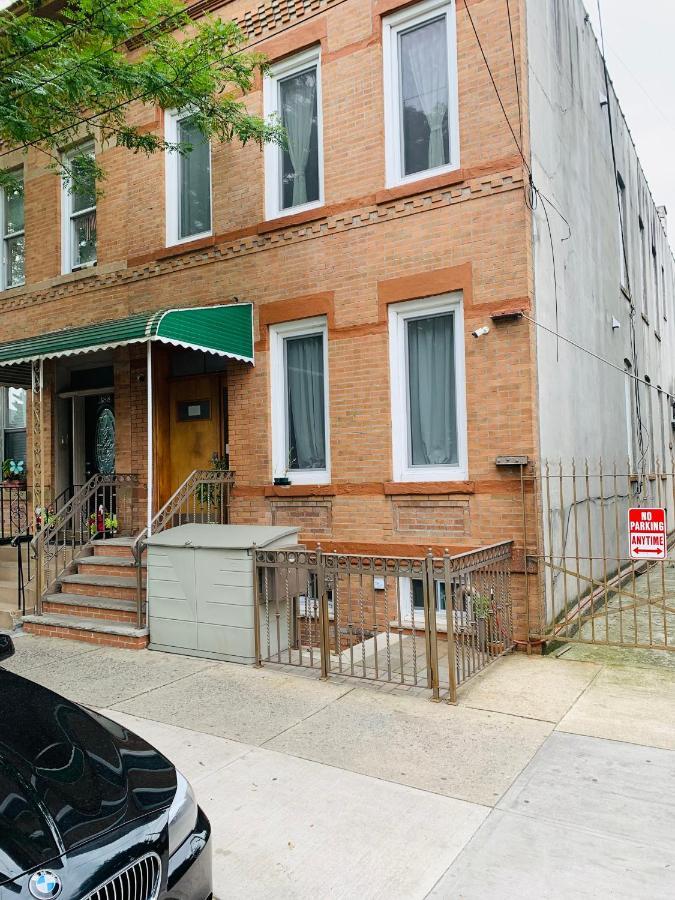 شقة نيو يورك  في Urban Jungle Oasis In Queens! المظهر الخارجي الصورة